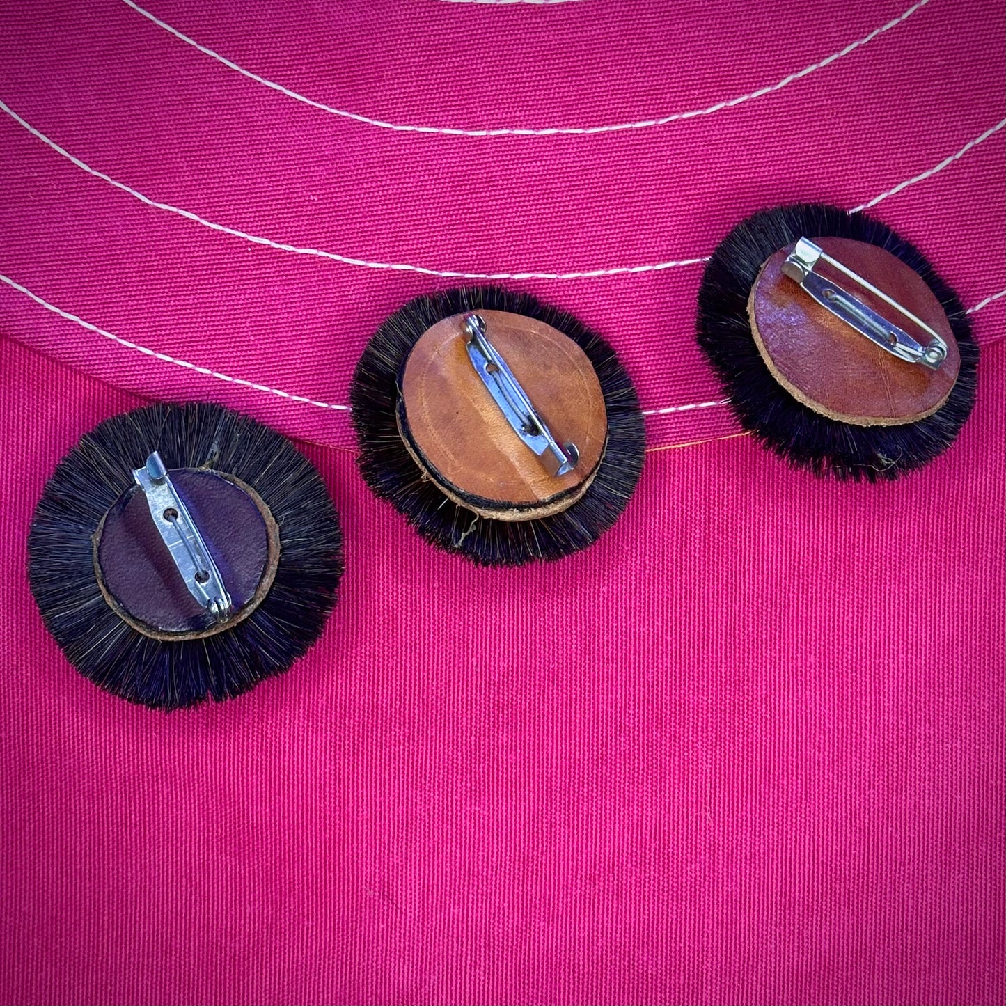 BROCHE DE CERDA-SEDA