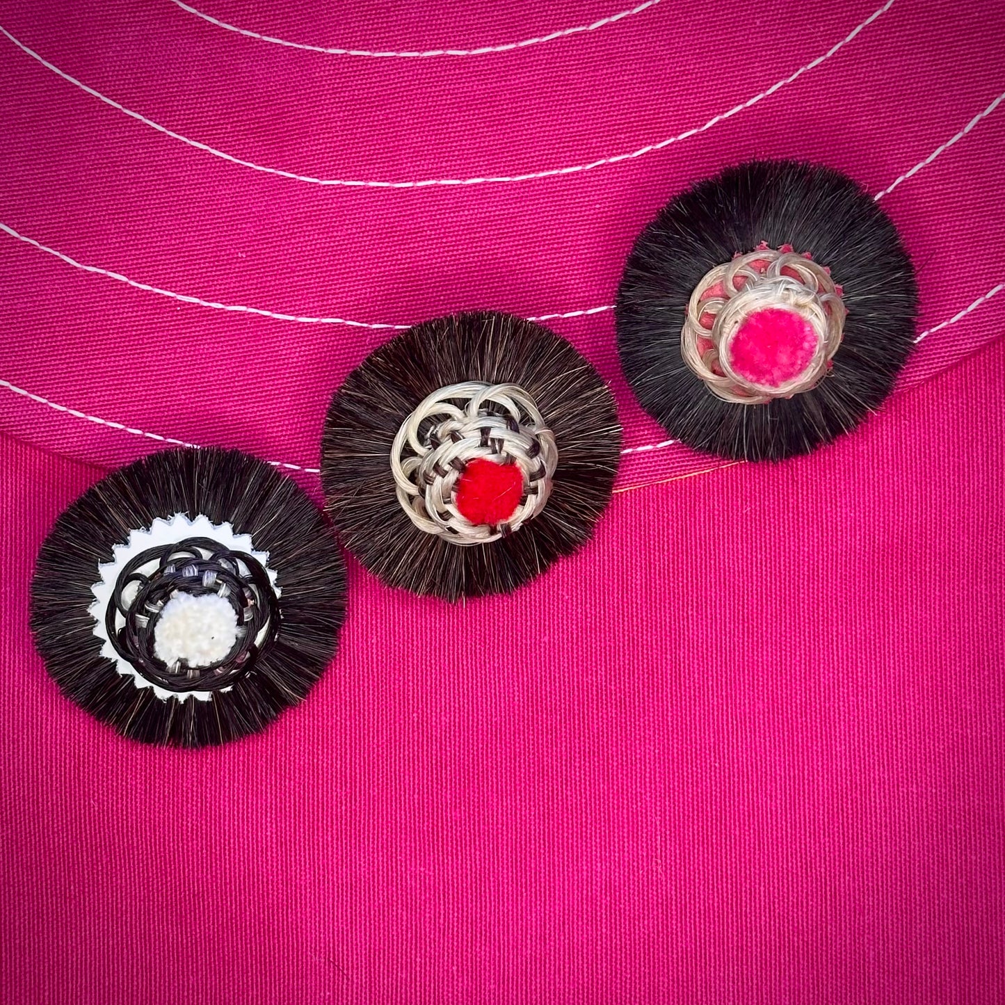 BROCHE DE CERDA-SEDA