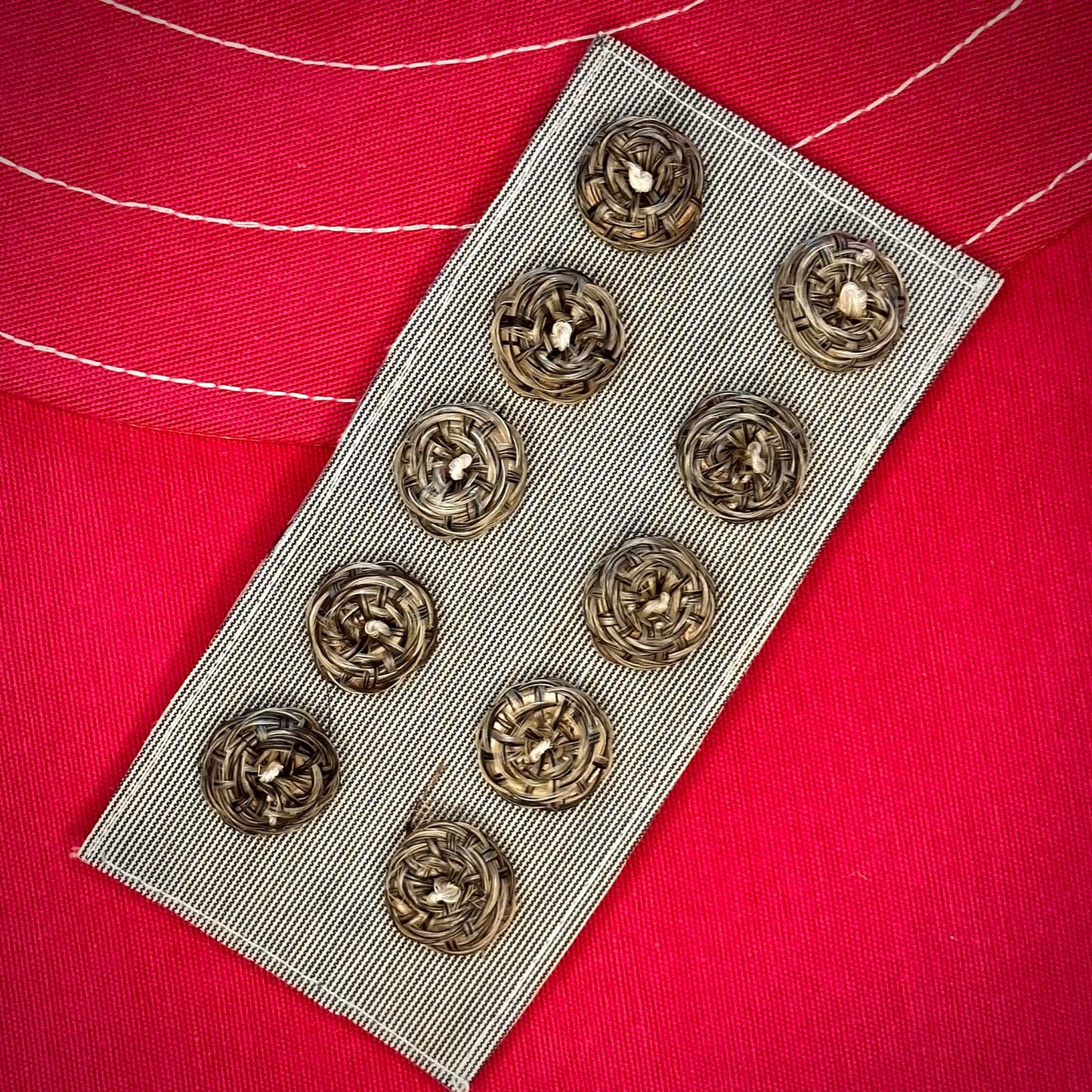 JUEGO DE CAIRELES BOTÓN DE CERDA